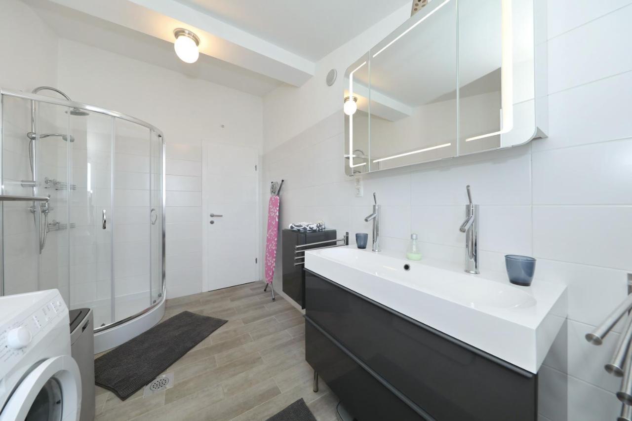Apartment With Private Pool Sukošan Eksteriør bilde