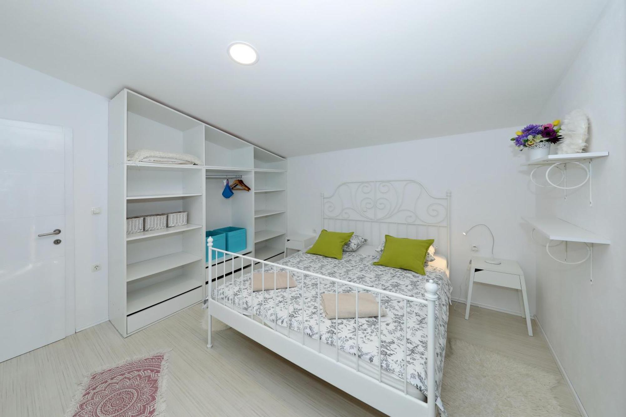 Apartment With Private Pool Sukošan Eksteriør bilde