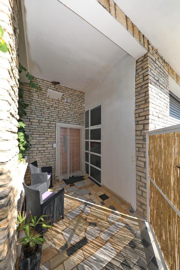 Apartment With Private Pool Sukošan Eksteriør bilde