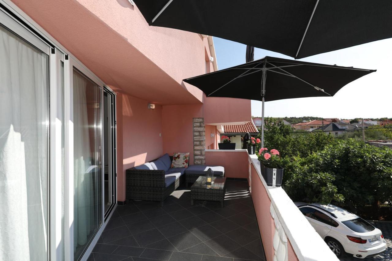 Apartment With Private Pool Sukošan Eksteriør bilde