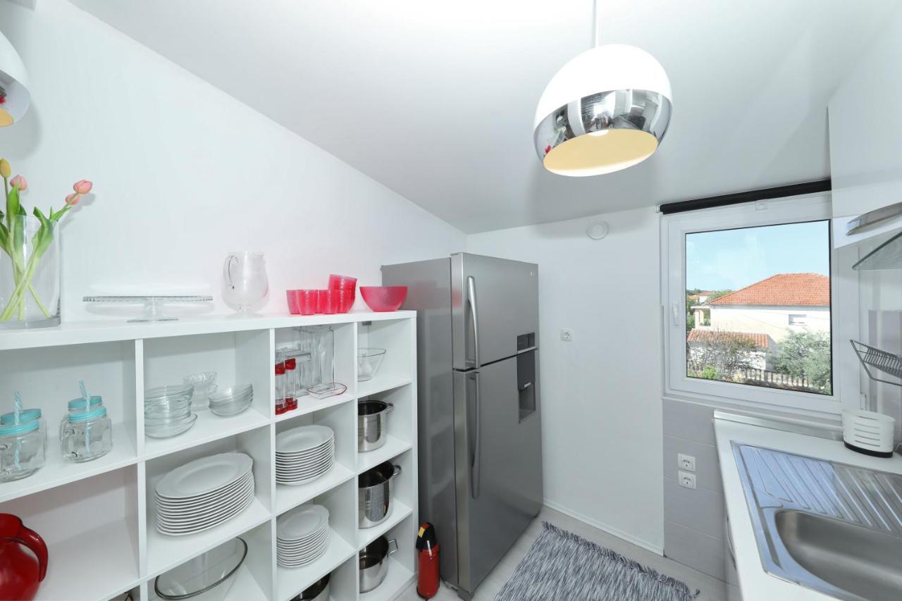 Apartment With Private Pool Sukošan Eksteriør bilde